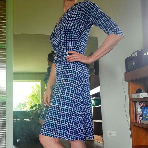 💙 Geometric Print Dress | Size S (4-6) 💙 - Picture 1 of 7